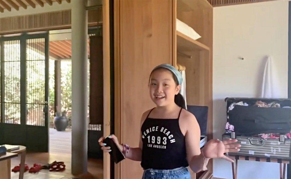 Con gái Phượng Chanel trả lời sai câu Tiếng Anh của Vũ Khắc Tiệp nhưng lại khiến ông bầu đỏ mặt vì điều này-6