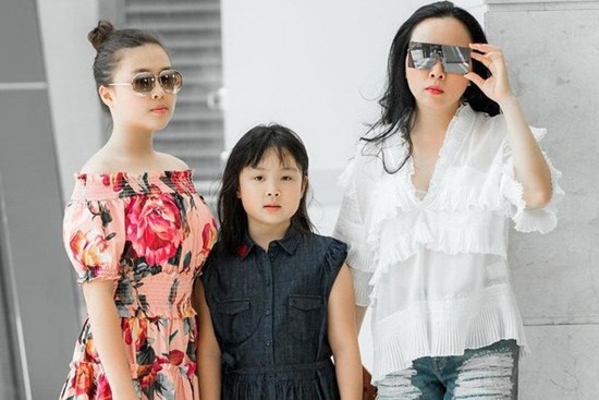 Con gái Phượng Chanel trả lời sai câu Tiếng Anh của Vũ Khắc Tiệp nhưng lại khiến ông bầu đỏ mặt vì điều này