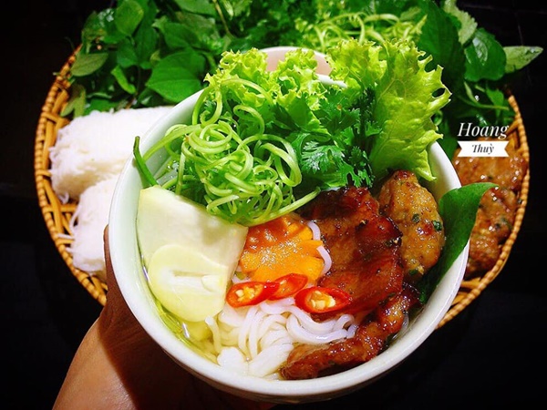 Ở Sài Gòn nhưng lại trót mê bún chả Hà Nội, vợ đảm vào bếp một thoáng đã có bữa ăn thơm ngon chuẩn vị-3