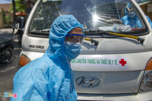 Một người ở cùng chung cư với bệnh nhân 714 bất hợp tác, lên xe máy bỏ đi khi thấy chốt phong tỏa-2