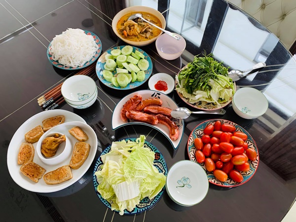 Gái một con Vân Hugo khoe tài nấu ăn, bảo sao bạn trai doanh nhân không mê cho được-2