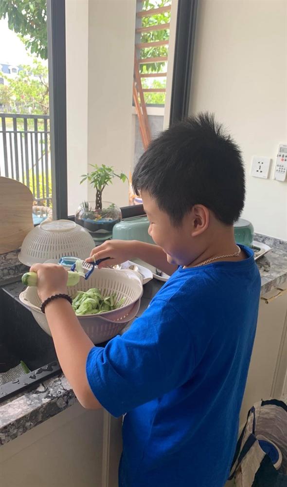 Gái một con Vân Hugo khoe tài nấu ăn, bảo sao bạn trai doanh nhân không mê cho được-3