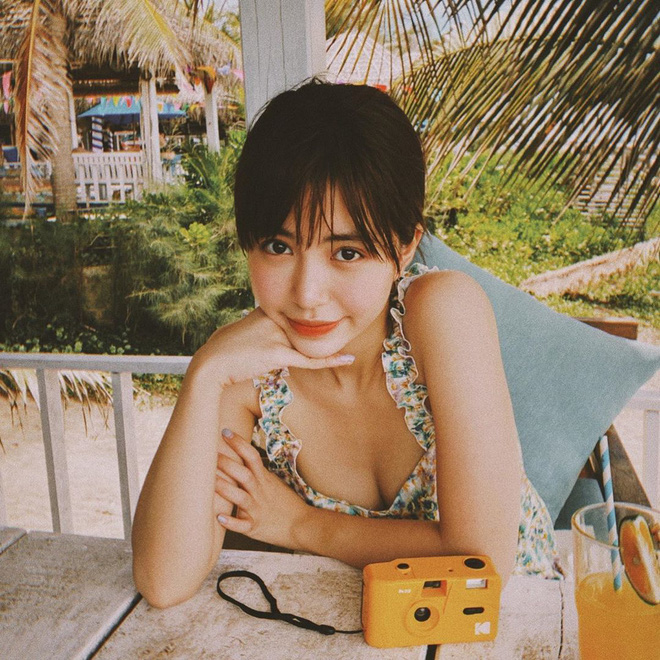 Vẻ ngoài gợi cảm của hot girl cao 1m53, nổi tiếng một thời-7