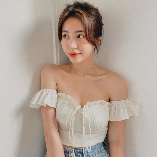 Vẻ ngoài gợi cảm của hot girl cao 1m53, nổi tiếng một thời-9