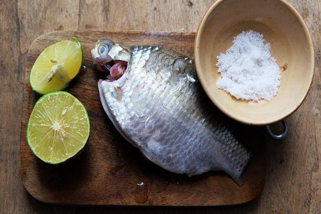 Bổ quả chanh và thêm chút muối bạn đã có trong tay cặp đôi làm sạch hoàn hảo, tác dụng thứ 6 chắc chắn ai cũng mê-3