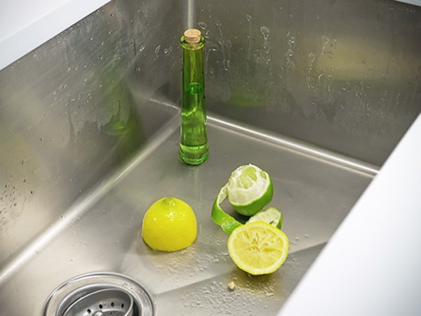 Bổ quả chanh và thêm chút muối bạn đã có trong tay cặp đôi làm sạch hoàn hảo, tác dụng thứ 6 chắc chắn ai cũng mê-4