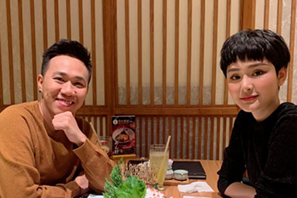 Rộ loạt bằng chứng Anh Đức có bạn gái và còn đưa ra mắt hội bạn Trấn Thành, nhưng người đó không phải Hiền Hồ?-9