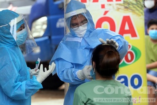 Cô gái ở Hà Nội dương tính lần 1 với Covid-19 sau khi đi du lịch Đà Nẵng-1