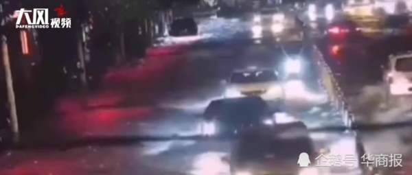 Gia đình 6 người chìm trong biển nước giữa trời mưa lớn, cứu hộ chỉ giải cứu được 5 người và câu chuyện đau lòng về nạn nhân xấu số-1