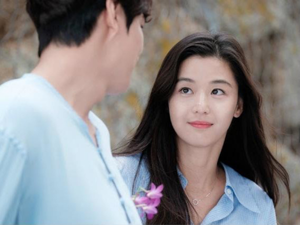 Chồng ghét mùi nước hoa nhưng lại mua cả lố bắt tôi xịt thử, một lần đến nhà bạn chơi tôi mới biết sự thật-1