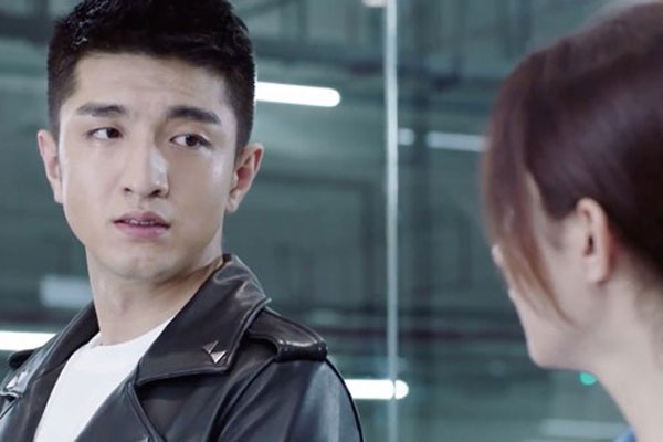 Vợ bỏ về ngoại, tôi chán nản đi nhậu đến nửa đêm, để rồi sáng ra tôi khiếp sợ ngã lăn khỏi giường khi nhìn rõ người phụ nữ khỏa thân nằm cạnh-2