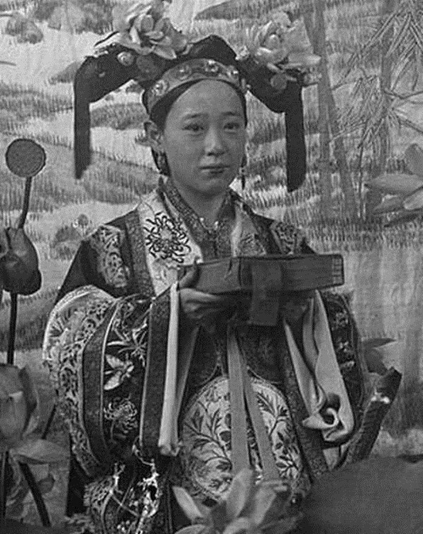 Nếu cho rằng phụ nữ thời nhà Thanh đều không có vẻ ngoài ưa nhìn thì loạt ảnh cũ này sẽ khiến bạn phải thay đổi suy nghĩ hoàn toàn!-3