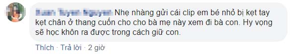 Con nghịch ngợm ở thang cuốn, phụ huynh còn phấn khích quay clip khoe chiến tích khiến dân mạng bức xúc-5