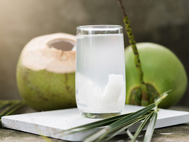 Bà bầu uống nước dừa từ tháng thứ mấy là tốt nhất? Đọc xong mẹ nào cũng giật mình vì đã uống sai thời điểm-1