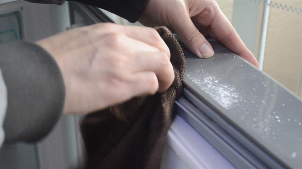 Phải làm gì nếu gioăng tủ lạnh bị nấm mốc? Mọi chuyện dễ như bỡn chỉ với mẹo nhỏ này-4