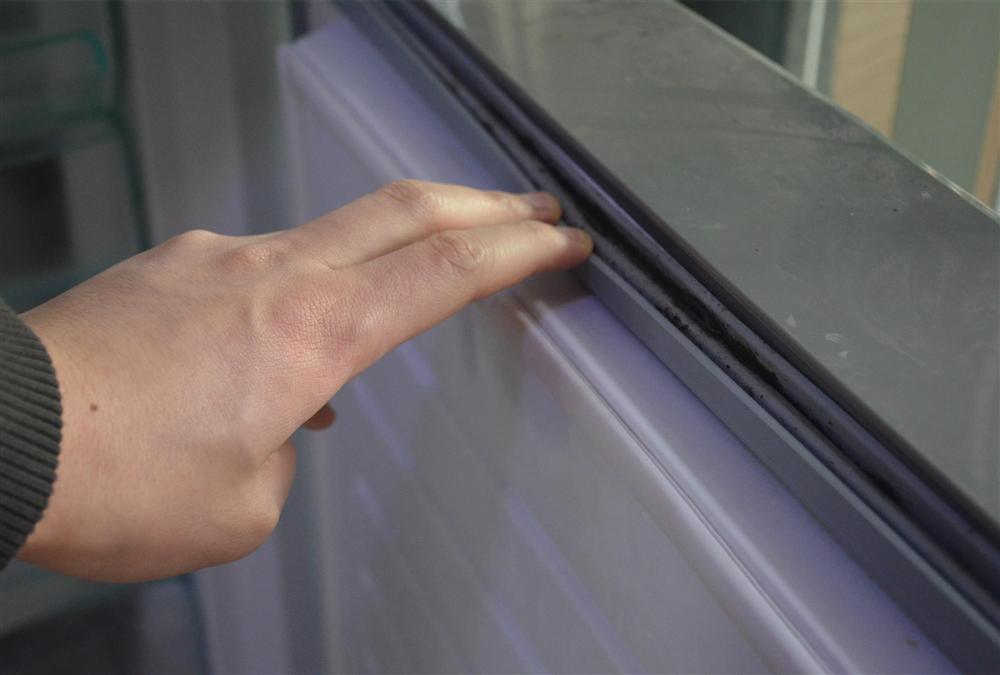 Phải làm gì nếu gioăng tủ lạnh bị nấm mốc? Mọi chuyện dễ như bỡn chỉ với mẹo nhỏ này-5