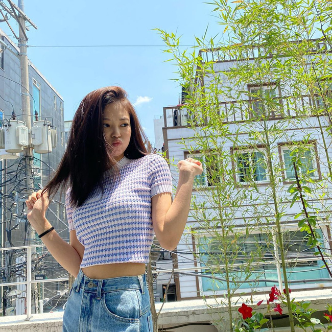 Jennie diện crop top theo những cách thật tinh tế mà tôn dáng hết cỡ, hay nhất là không khó để chị em đu theo-1