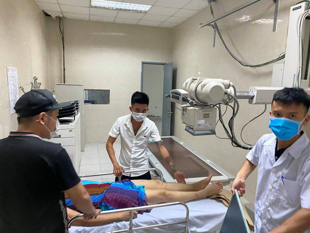 Mẹ của Đào Chile kể lại giây phút bị hai kẻ lạ mặt đánh gục tại nhà, còn bị đe doạ: Bảo con gái mày đừng động đến anh chị tao”-4