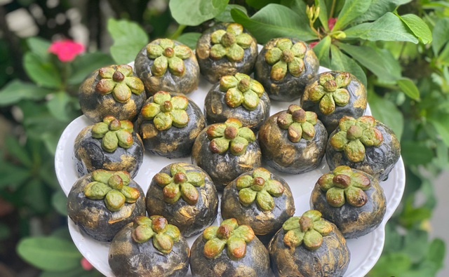 Sợ bánh Trung Quốc, chị em bỏ tiền học làm bánh trung thu trứng chảy-3