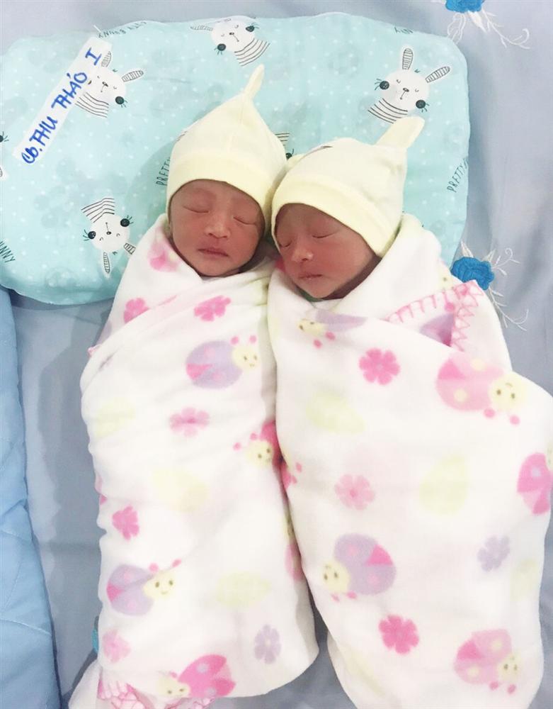Hoa hậu Đặng Thu Thảo hạ sinh hai quý tử đầu lòng, diện mạo cặp sinh đôi được hé lộ khiến nhiều người thích thú-4