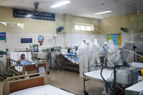 Cuộc chiến chống COVID-19 ở Việt Nam sang thời kỳ cao điểm-2