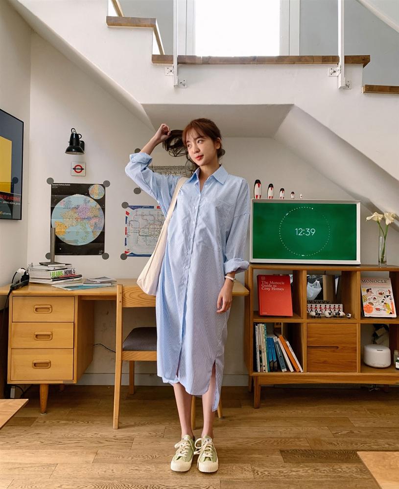 Cứ mix 5 kiểu váy sau với giày sneaker, bạn sẽ được nhân đôi vẻ sành điệu và xịn sò-9