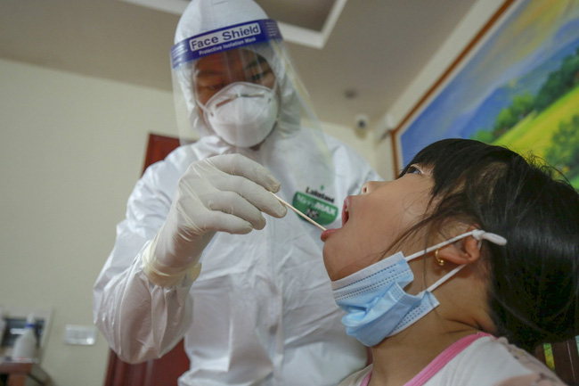 Hà Nội phong tỏa 2 tòa chung cư ở Hoài Đức ngay trong đêm sau khi phát hiện ca nghi mắc COVID-19-9