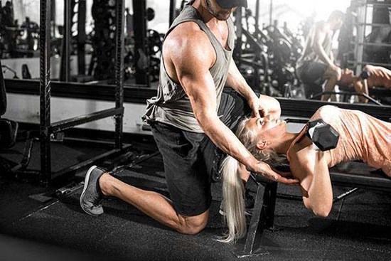 Tâm sự của nam HLV thể hình dù thấy tội lỗi vẫn chấp nhận bán dâm, kiếm hơn 15 triệu/ngày