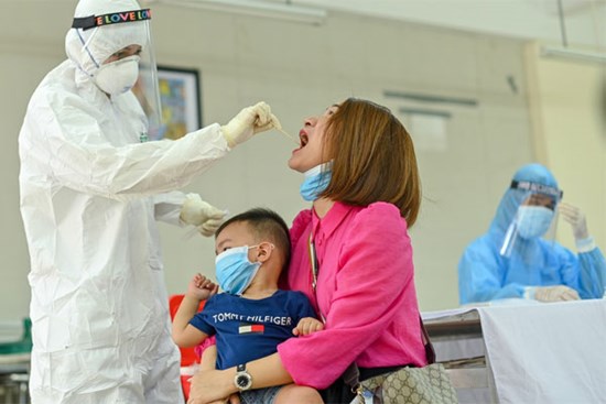 Hà Nội tái xét nghiệm người từ vùng dịch về bằng phương pháp rRT-PCR