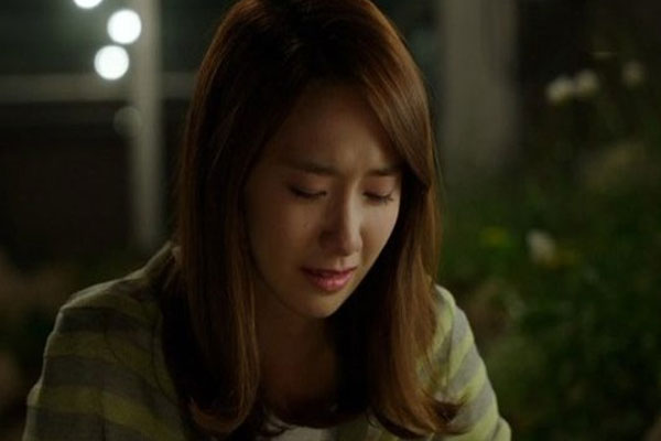 Thấy chồng dìu một người phụ nữ mang bầu, tôi đã lao đến làm ầm ĩ và không ngờ phải trả giá-2