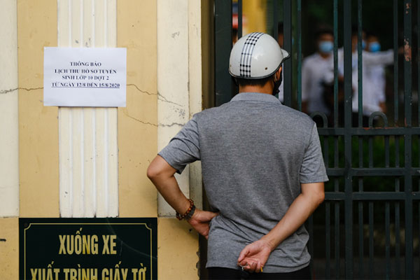 Sát giờ vào phòng thi mà thí sinh vẫn không thấy tăm hơi, giám thị cuống quýt gọi điện cho gia đình tìm kiếm-13