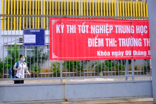 Sát giờ vào phòng thi mà thí sinh vẫn không thấy tăm hơi, giám thị cuống quýt gọi điện cho gia đình tìm kiếm-11