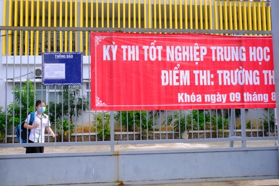 Sát giờ vào phòng thi mà thí sinh vẫn không thấy 