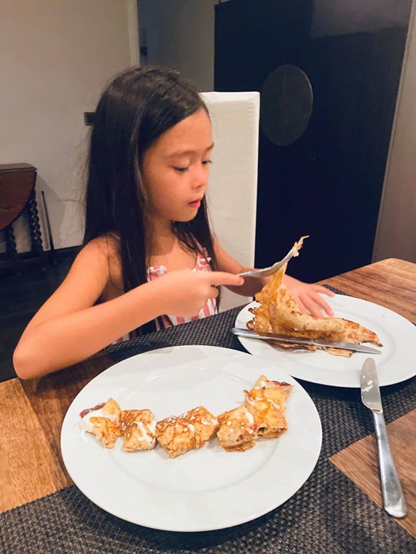 Đoan Trang khoe chồng Tây trổ tài làm bánh ngon bá cháy, chị em thi nhau vào khen ngợi đã đẹp trai còn nấu ăn giỏi-6