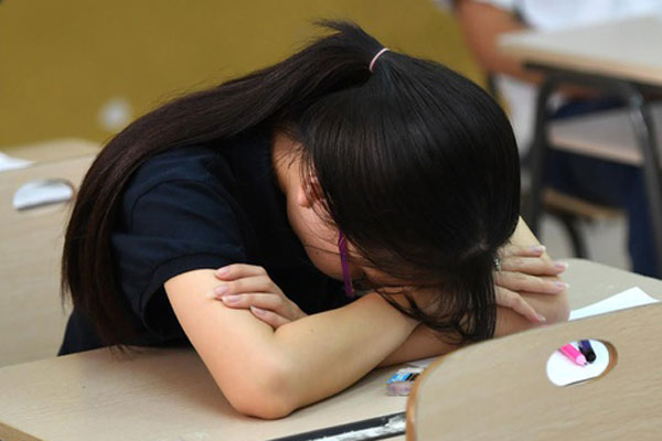 Thí sinh bị đình chỉ vì mang điện thoại vào phòng thi-1