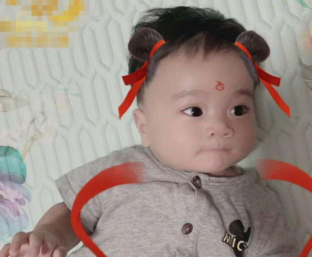 Tưởng con sinh ra đột biến gen” đen xì, 2 tháng sau ngoại hình thay đổi một trời một vực-2