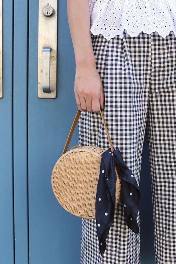 Mách nàng cách hô biến khăn lụa thành phụ kiện xinh xắn trong ngày hè-10