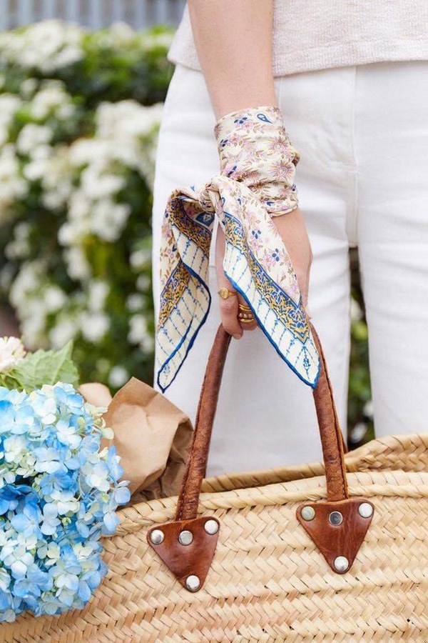 Mách nàng cách hô biến khăn lụa thành phụ kiện xinh xắn trong ngày hè-12