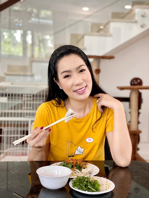 NSƯT Trịnh Kim Chi làm bánh cuốn nhìn hấp dẫn như mua ngoài hàng-9