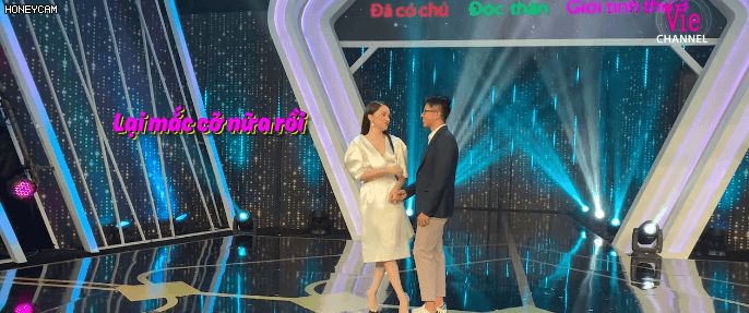 Người ấy là ai: Cảnh đại gia Matt Liu ra mắt nhà gái” gây thích thú, chủ động nắm tay Hương Giang không rời khiến ai nấy trầm trồ-5