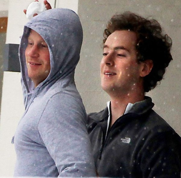 Chỉ đưa ra 1 lời khuyên trong mối quan hệ với Meghan Markle, bạn thân nhất của Harry bị hoàng tử nước Anh trừng phạt lập tức-1