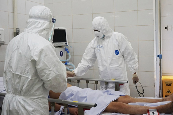 Người phụ nữ 55 tuổi bị phát hiện nhiễm COVID-19 sau khi đi đám tang có mặt 2 bệnh nhân khác-1