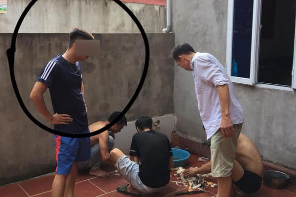 Sinh năm 1981 đã lên chức ông ngoại, ngày cưới cô dâu phải để bố ngồi xuống chụp ảnh, tránh nhầm với... chú rể-6