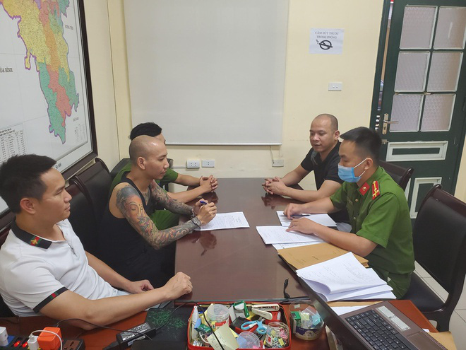 Hot girl xăm trổ Đào Chile ở đâu khi mẹ và dì bị đàn em vợ chồng Phú Lê hành hung?-1