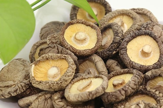 Người bán hàng không bao giờ nói: Chọn nấm hương tươi nên lấy cái to hay cái nhỏ?