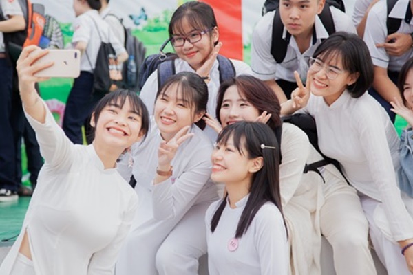 Cán bộ coi thi vi phạm quy chế, 3 tỉnh phải tổ chức thi tốt nghiệp lại ngày 11/8-3