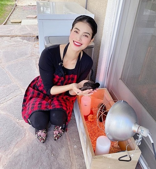 Hoa hậu Phạm Hương cho con 19 tháng tuổi đi học mẫu giáo Mỹ, dân tình lại thấy sai sai-7