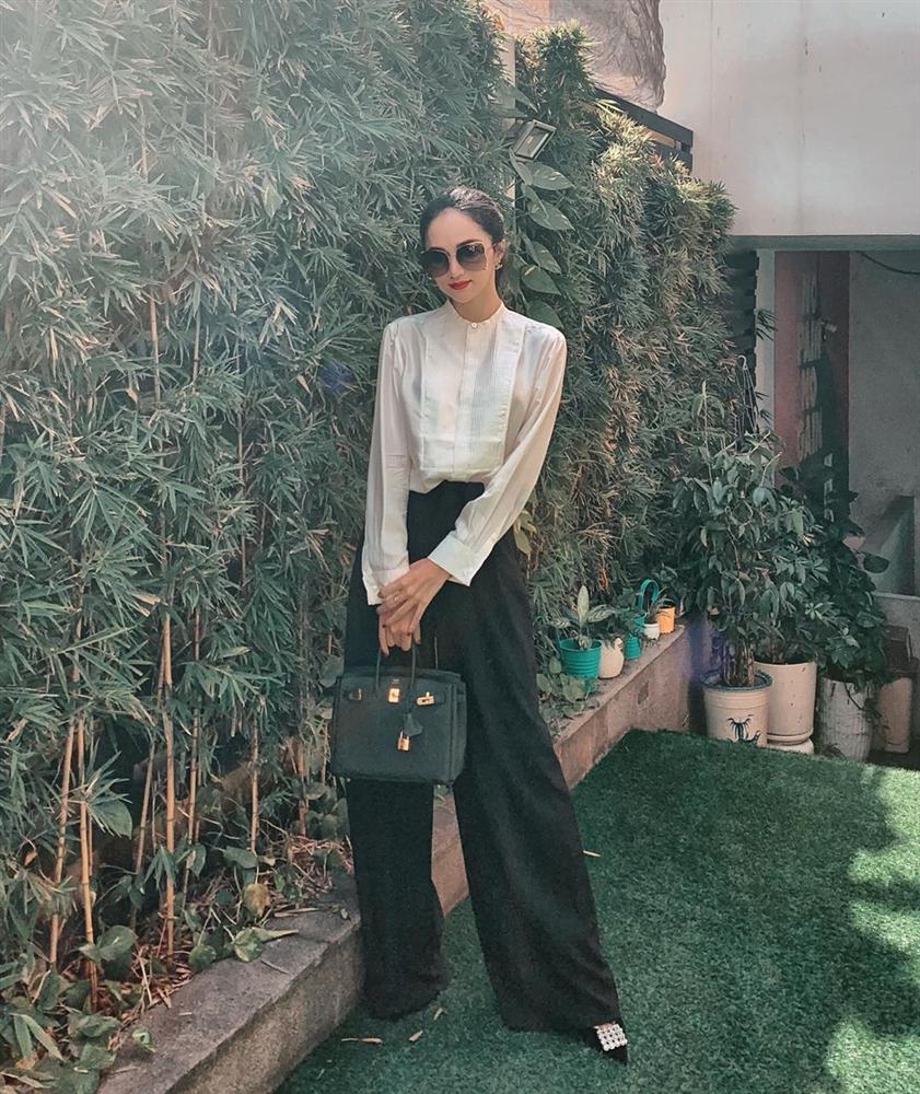 Hương Giang có hai combo quần + giày dép hack dáng bất bại, nàng nào diện lên chân cũng dài tới nách-5