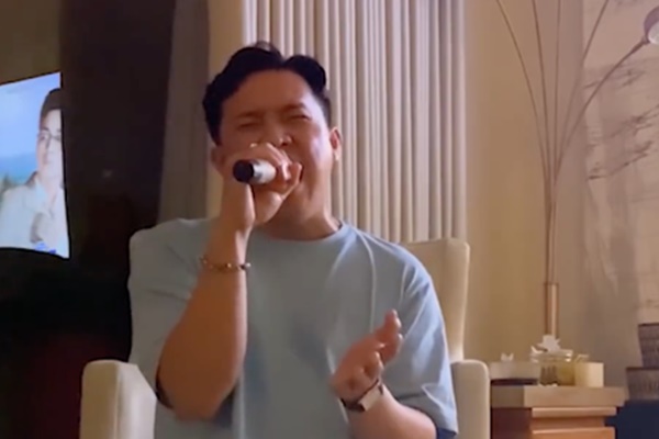 Bản hit quốc dân Hoa nở không màu của Hoài Lâm đã bị vượt mặt?-5