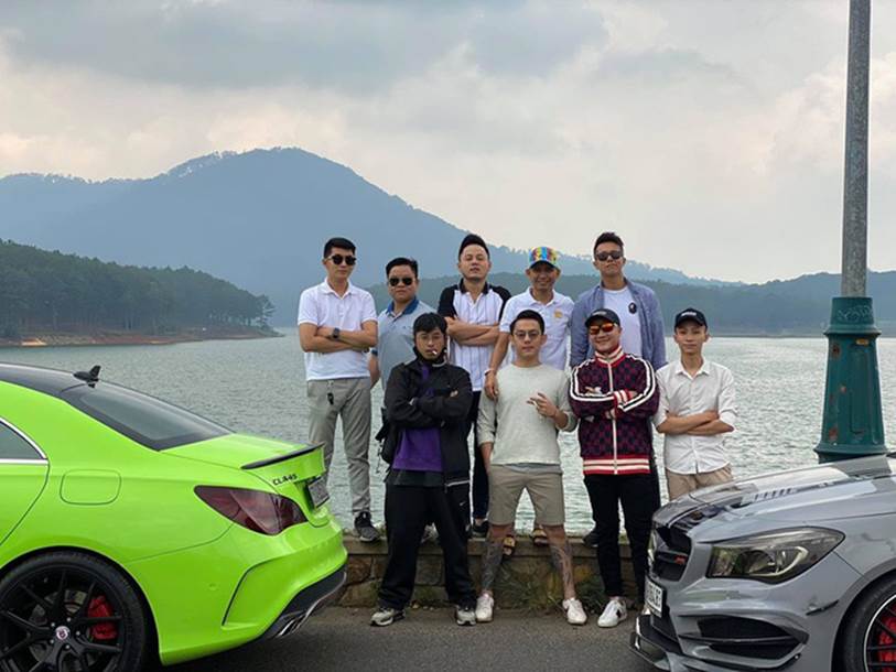 Team bạn thân cực phẩm của doanh nhân Matt Liu - bạn trai hoa hậu Hương Giang: Đều là thiếu gia điển trai, mê siêu xe, phong cách sống cực chất-1